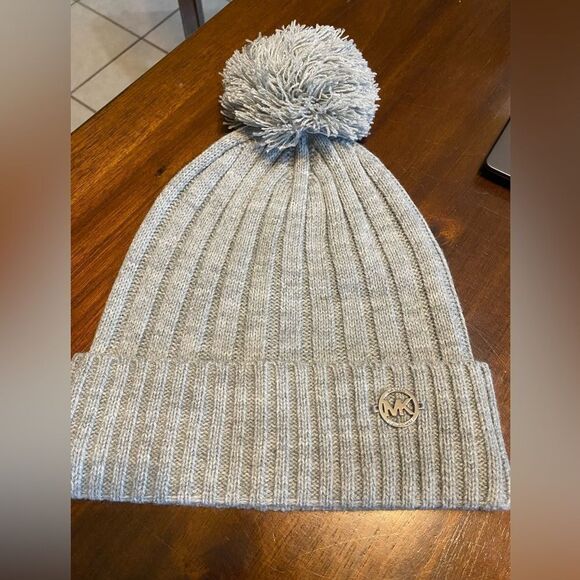 Michael Kors Ribbed Beanie Hat - Picture 1 of 1